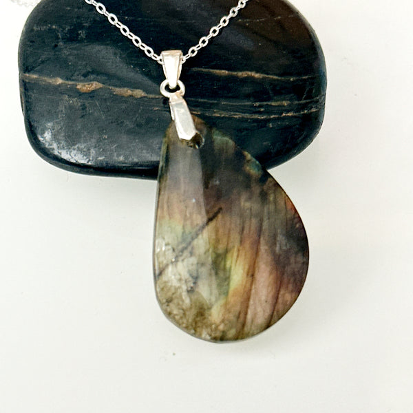 Labradorite Silver Pendant Necklace