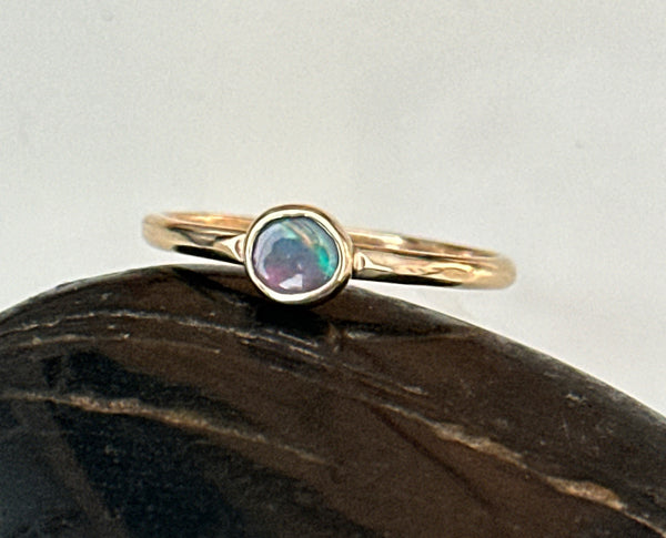 9 Carat Gold Solid Lightning Ridge Opal Ring