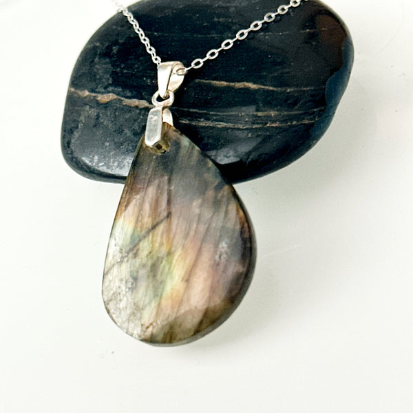Labradorite Silver Pendant Necklace