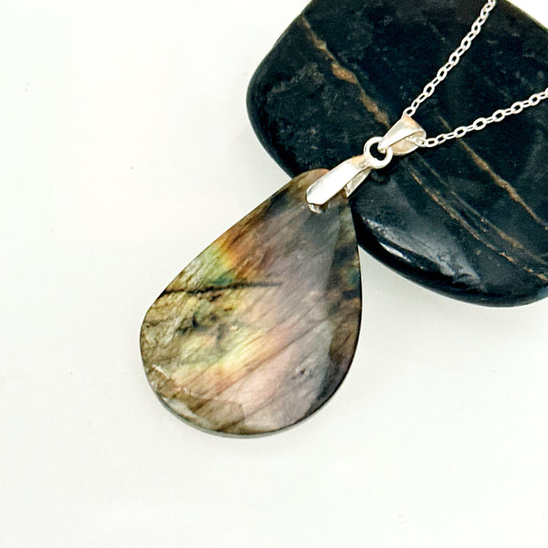 Labradorite Silver Pendant Necklace