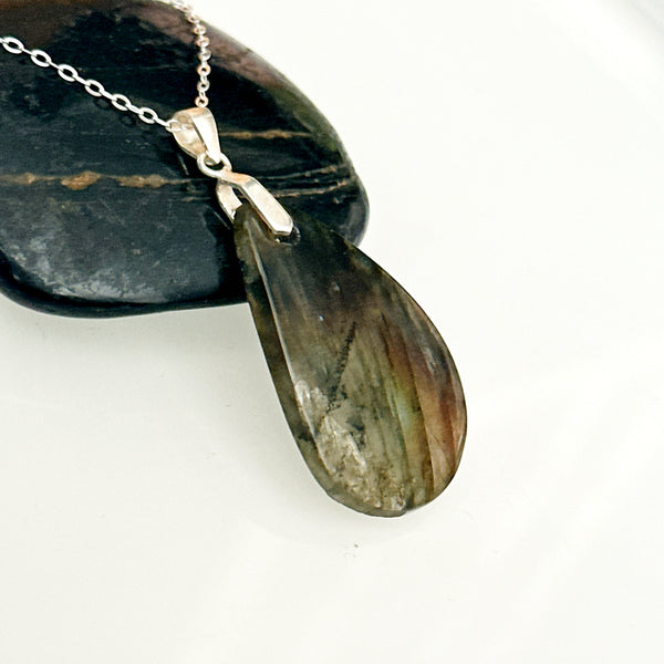 Labradorite Silver Pendant Necklace