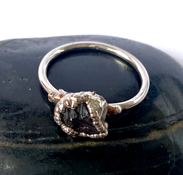 Etched Garnet Silver Ring